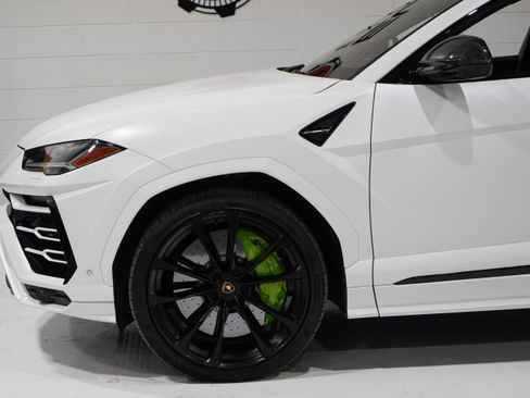 Used 2021 Lamborghini Urus AWD/4WD image 35