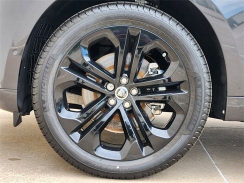 Used 2025 Jaguar F-PACE R-Dynamic S image 7