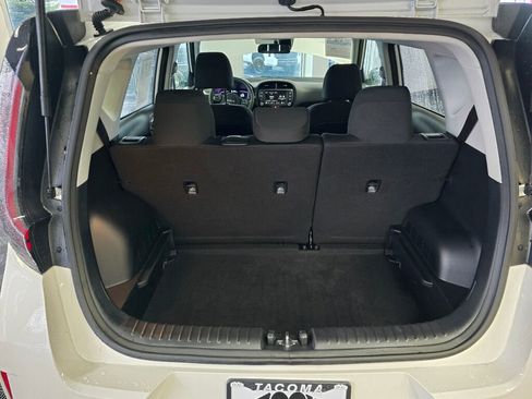 Used 2024 Kia Soul LX w/ Option Group 015 image 16