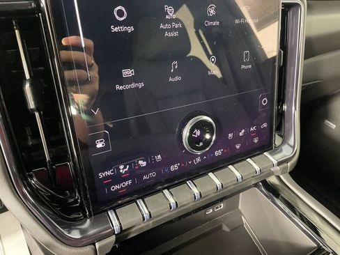 Certified 2026 GMC Yukon XL AT4 w/ AT4 Premium Package AWD/4WD image 7