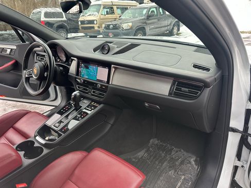 Used 2023 Porsche Macan S image 22