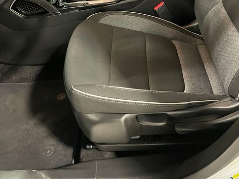 Used 2025 Chevrolet TrailBlazer LT w/ LT Cold Weather Package FWD image 23