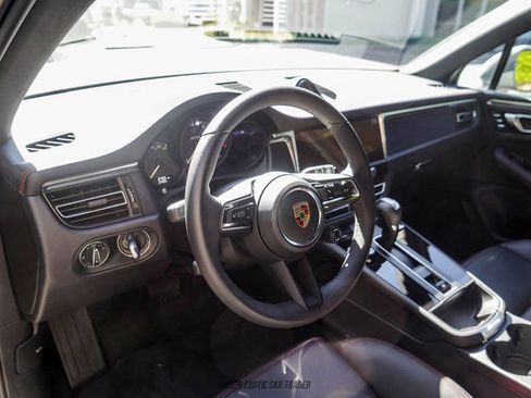 Used 2025 Porsche Macan GTS AWD/4WD image 21