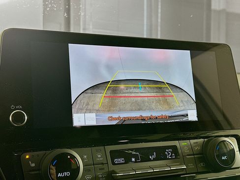 Used 2025 Toyota Grand Highlander AWD image 23