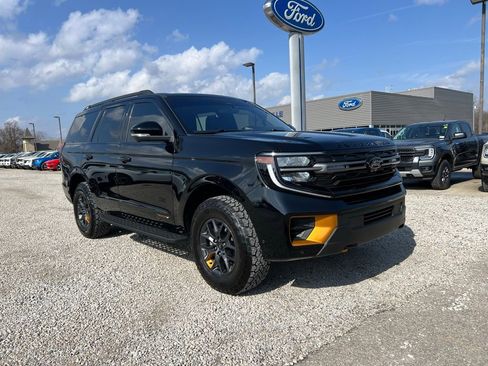 Used 2025 Ford Expedition Tremor image 1