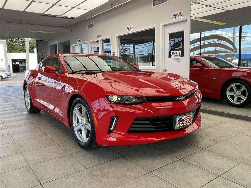 Used 2018 Chevrolet Camaro LT RWD image 1