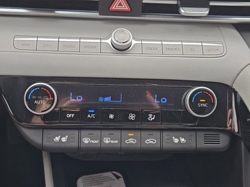 New 2026 Hyundai Elantra Limited FWD image 19