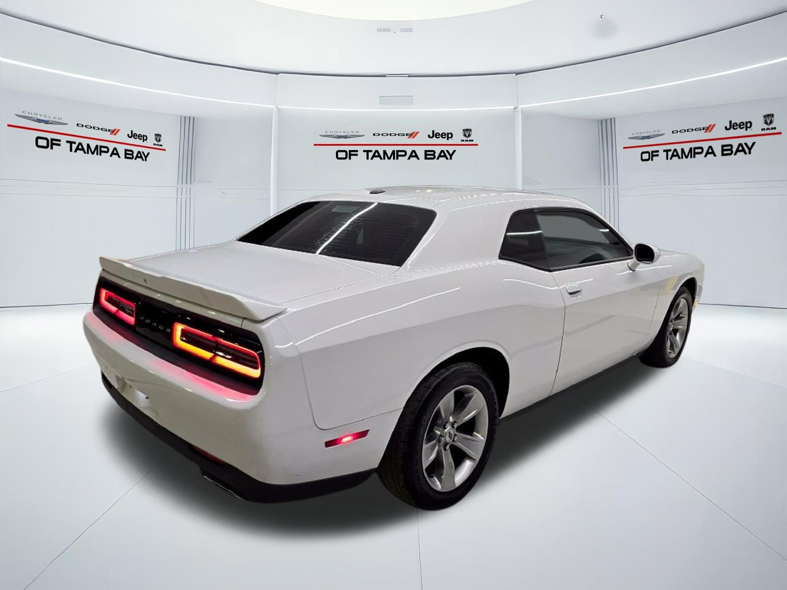 Used 2020 Dodge Challenger SXT RWD image 6