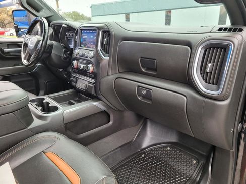 Certified 2023 GMC Sierra 2500 AT4 w/ Gooseneck/5TH Wheel Package AWD/4WD image 8