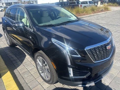 Certified 2025 Cadillac XT5 Premium Luxury FWD image 6