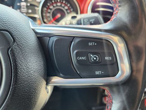 Used 2022 Jeep Wrangler Unlimited Rubicon w/ LED Lighting Group AWD/4WD image 32