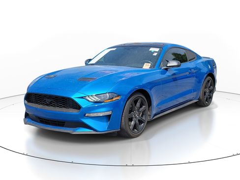 Used 2020 Ford Mustang Coupe w/ Black Accent Package RWD image 3