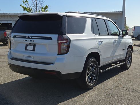 Used 2024 Chevrolet Tahoe Z71 w/ Luxury Package AWD/4WD image 9