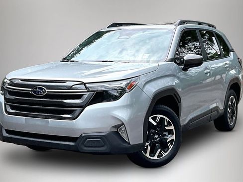 Used 2025 Subaru Forester Premium AWD/4WD image 1