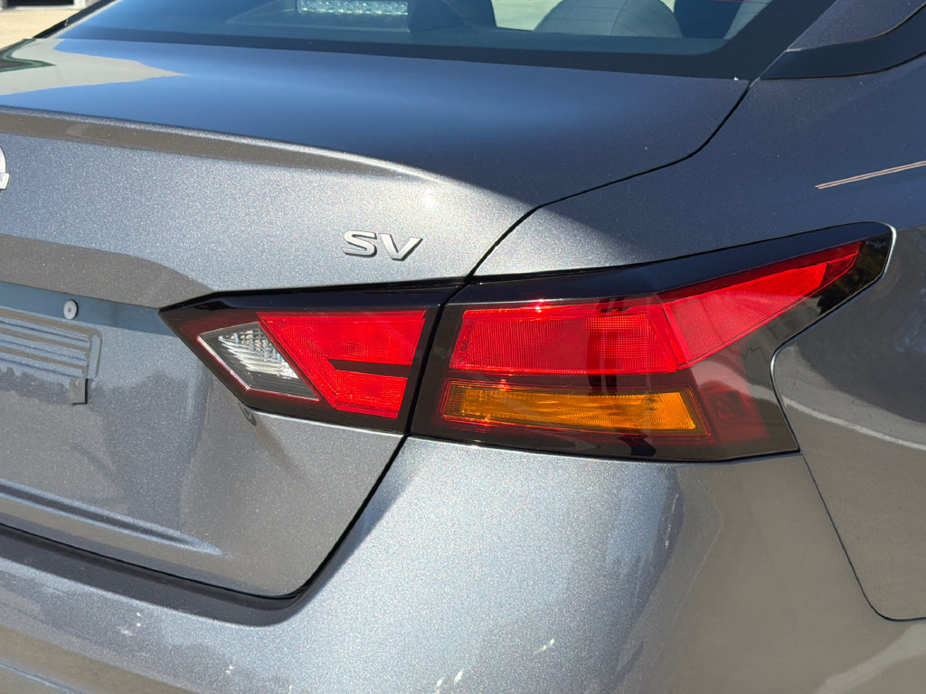 Used 2024 Nissan Altima 2.5 SV FWD image 5