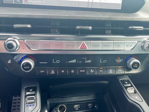 Used 2023 Kia Telluride SX Prestige X-Pro AWD/4WD image 16