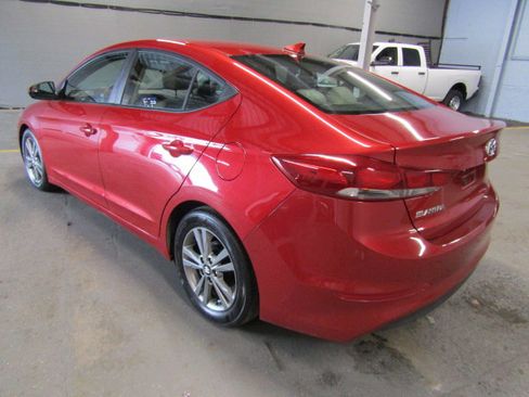 Used 2017 Hyundai Elantra SE w/ SE A/T Tech Package 03 FWD image 4