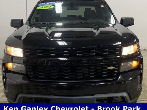 Used 2020 Chevrolet Silverado 1500 Custom w/ Custom Value Package image 2