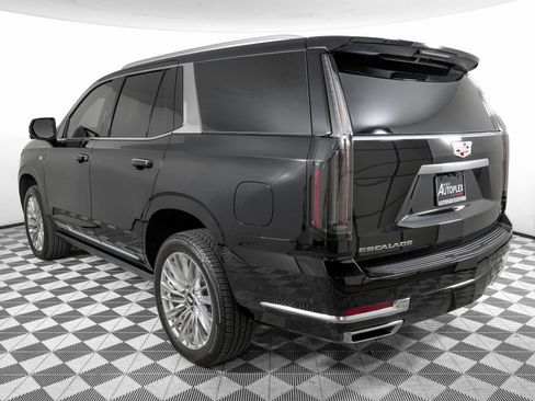 Used 2025 Cadillac Escalade Premium Luxury w/ Touring Package image 7