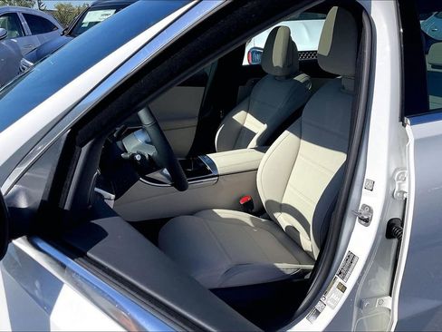 New 2026 Mercedes-Benz C 300 4MATIC Sedan image 9
