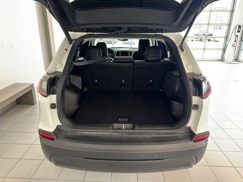 Used 2023 Jeep Cherokee Altitude Lux w/ Lux Elite Package AWD/4WD image 43