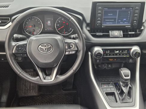 Used 2022 Toyota RAV4 XLE Premium FWD image 10