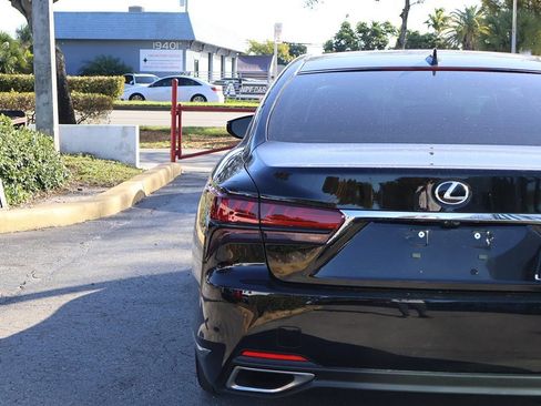 Used 2023 Lexus LS 500 w/ Luxury Package image 18