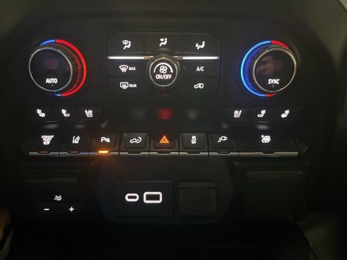 Used 2020 Chevrolet Silverado 2500 LTZ w/ LTZ Premium Package AWD/4WD image 22