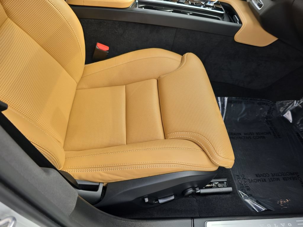 Certified 2025 Volvo V90 B6 Cross Country Ultra AWD/4WD image 12