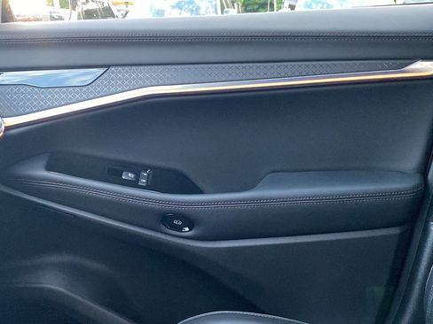 Used 2025 Jeep Wagoneer S Limited image 17