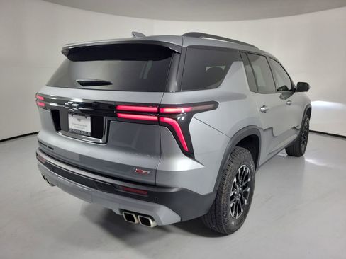 Used 2025 Chevrolet Traverse Z71 w/ Driver Confidence Package image 3