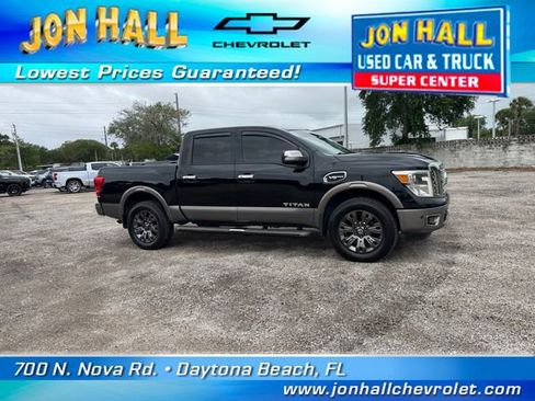 Used 2017 Nissan Titan Platinum Reserve image 17