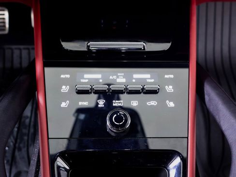 Certified 2025 Porsche Cayenne GTS image 21