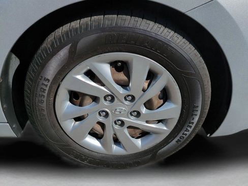 Used 2019 Hyundai Elantra SE w/ Cargo Package image 25
