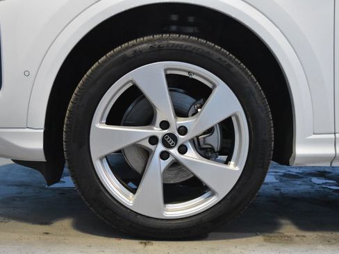 Certified 2025 Audi Q5 Premium Plus w/ Premium Plus image 21