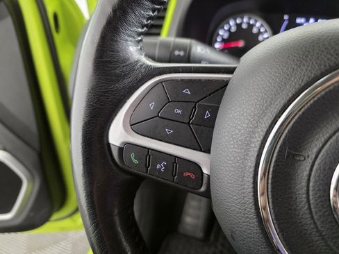 Used 2018 Jeep Renegade Latitude w/ Cold Weather Group image 30