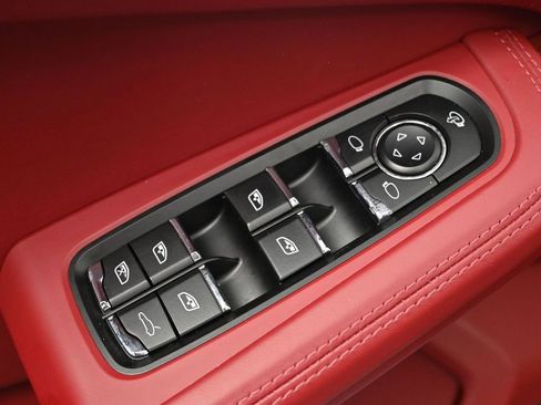 Used 2022 Porsche Macan GTS image 19