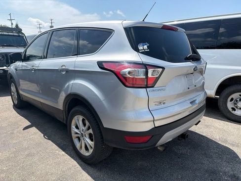 Used 2017 Ford Escape SE w/ SE Cold Weather Package AWD/4WD image 5