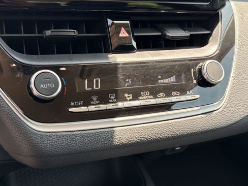 Used 2024 Toyota Corolla LE FWD image 25
