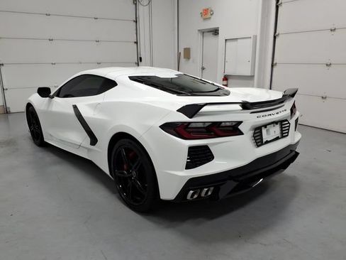 Used 2021 Chevrolet Corvette Stingray Coupe w/ Z51 Performance Package RWD image 5