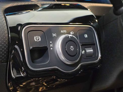 Used 2022 Mercedes-Benz A 220 image 25