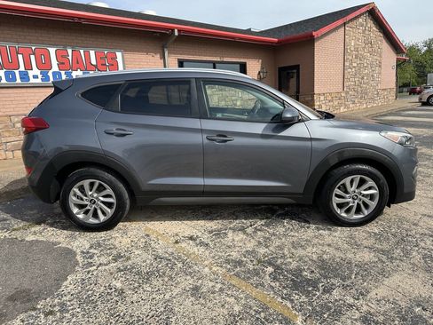 Used 2016 Hyundai Tucson SE w/ Option Group 02 FWD image 10