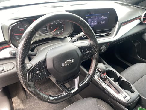 Used 2024 Chevrolet Trax RS w/ Driver Confidence Package FWD image 18
