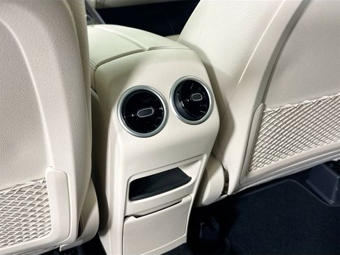 New 2025 Mercedes-Benz GLB 250 4MATIC image 26