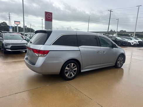 Used 2016 Honda Odyssey Touring Elite image 16