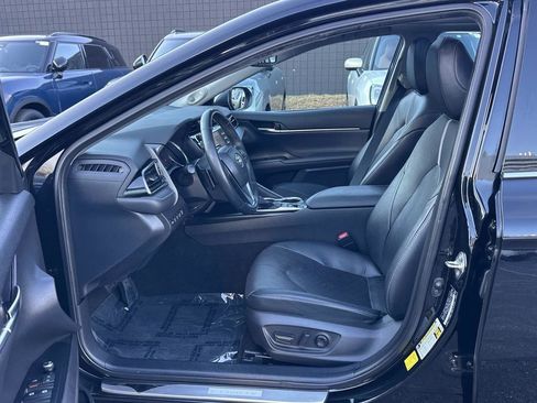 Used 2020 Toyota Camry XSE image 25