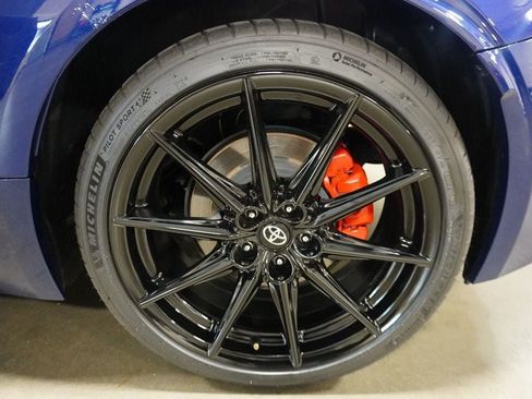 Used 2023 Toyota GR86 Premium RWD image 6