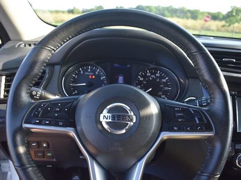 Used 2019 Nissan Rogue SV FWD image 30
