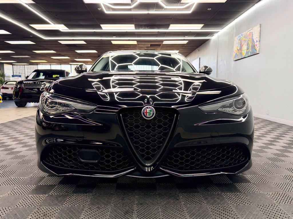 Used 2020 Alfa Romeo Giulia w/ Quick Order Package 22K Sport RWD image 3