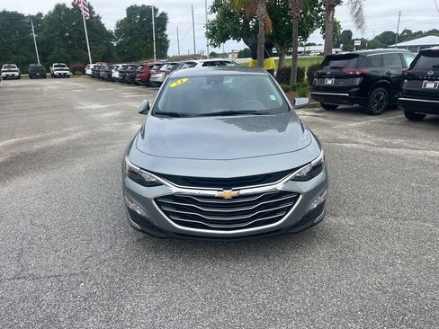 Used 2024 Chevrolet Malibu LT FWD image 2
